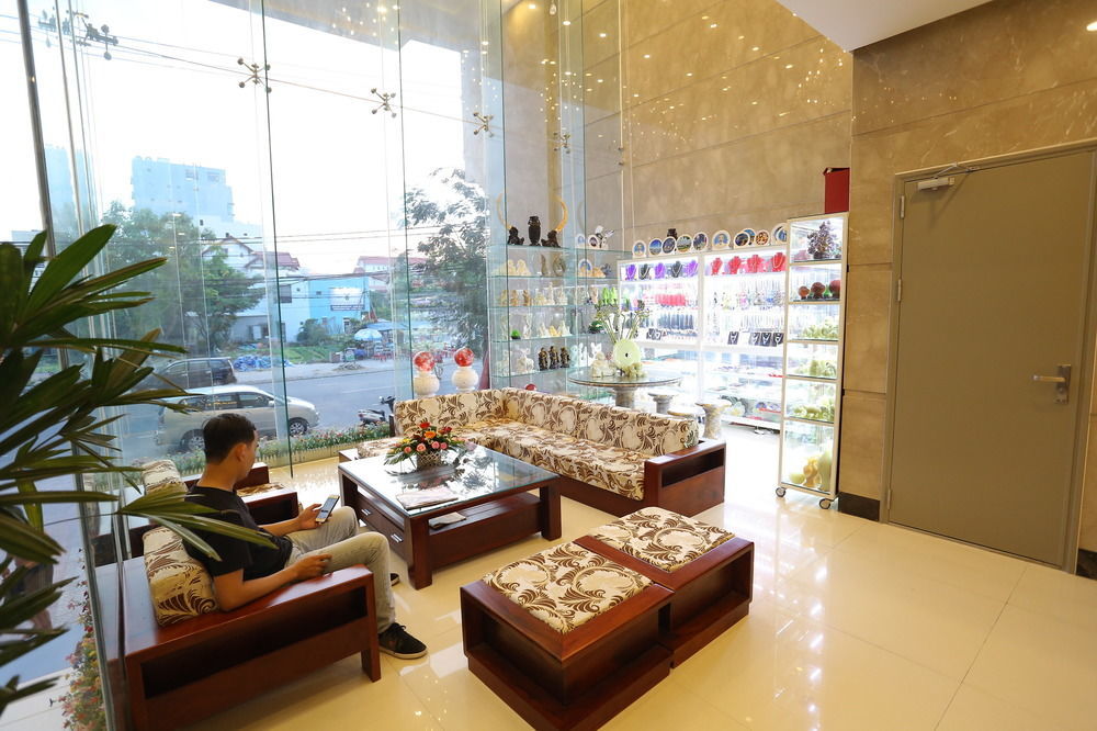 Khách sạn Golden Light 4*
