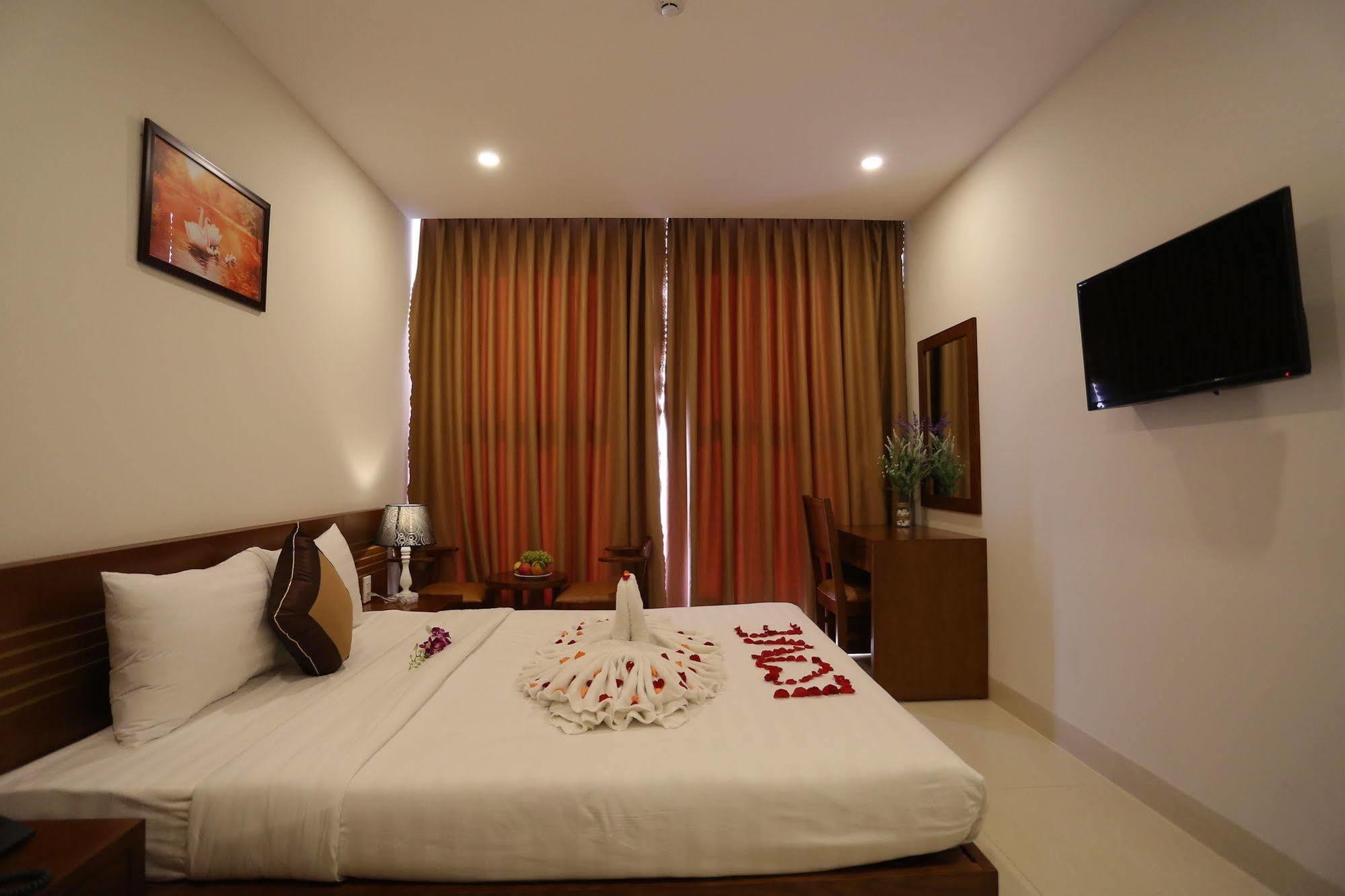 Golden Light Da Nang Hotel 4* Da Nang